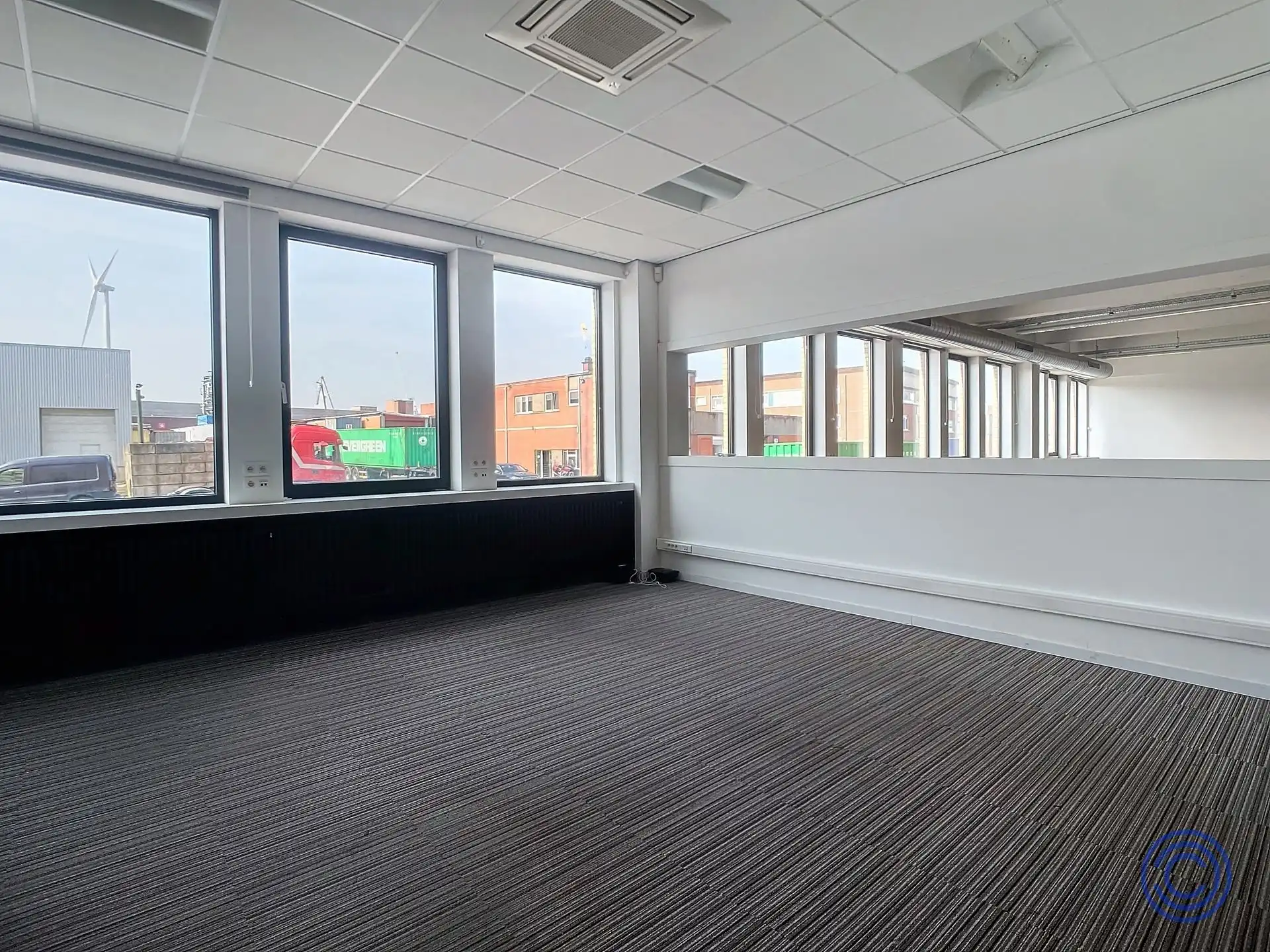 Strategisch gelegen kantoor ca. 670m² in havengebied! foto 10