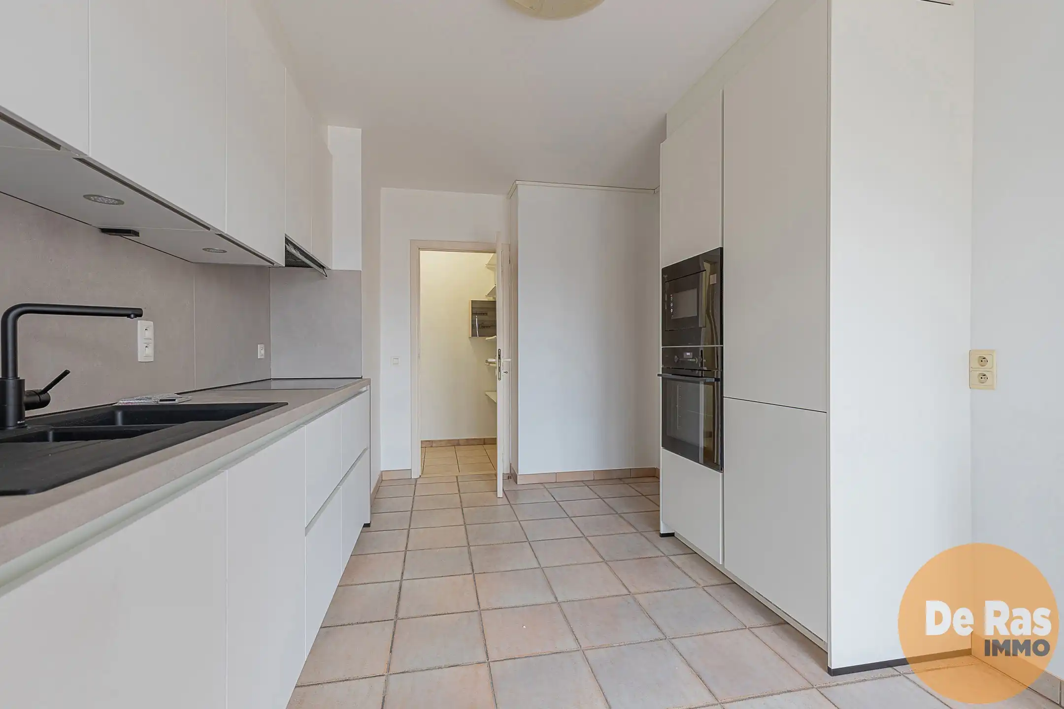 NINOVE - instapklaar ruim appartement op centrale ligging foto 4