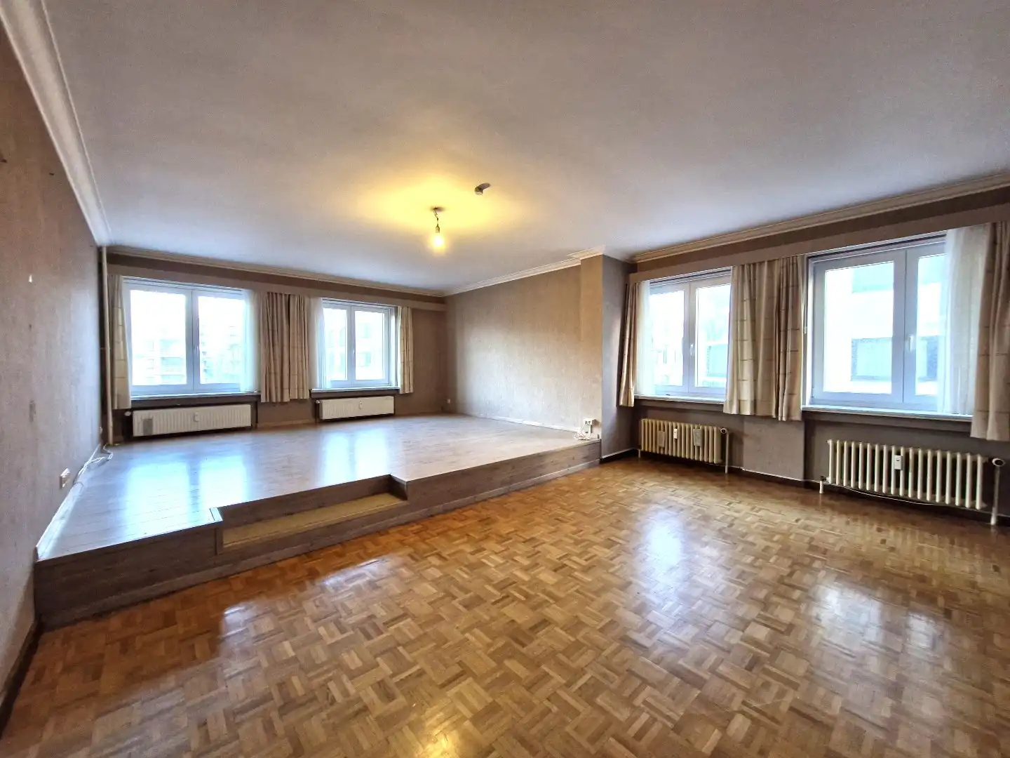 Groot hoekappartement met open zicht over de markt te Blankenberge foto 4