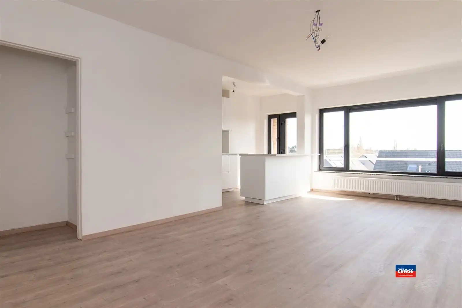 Gerenoveerd appartement met 2 slaapkamers foto 2