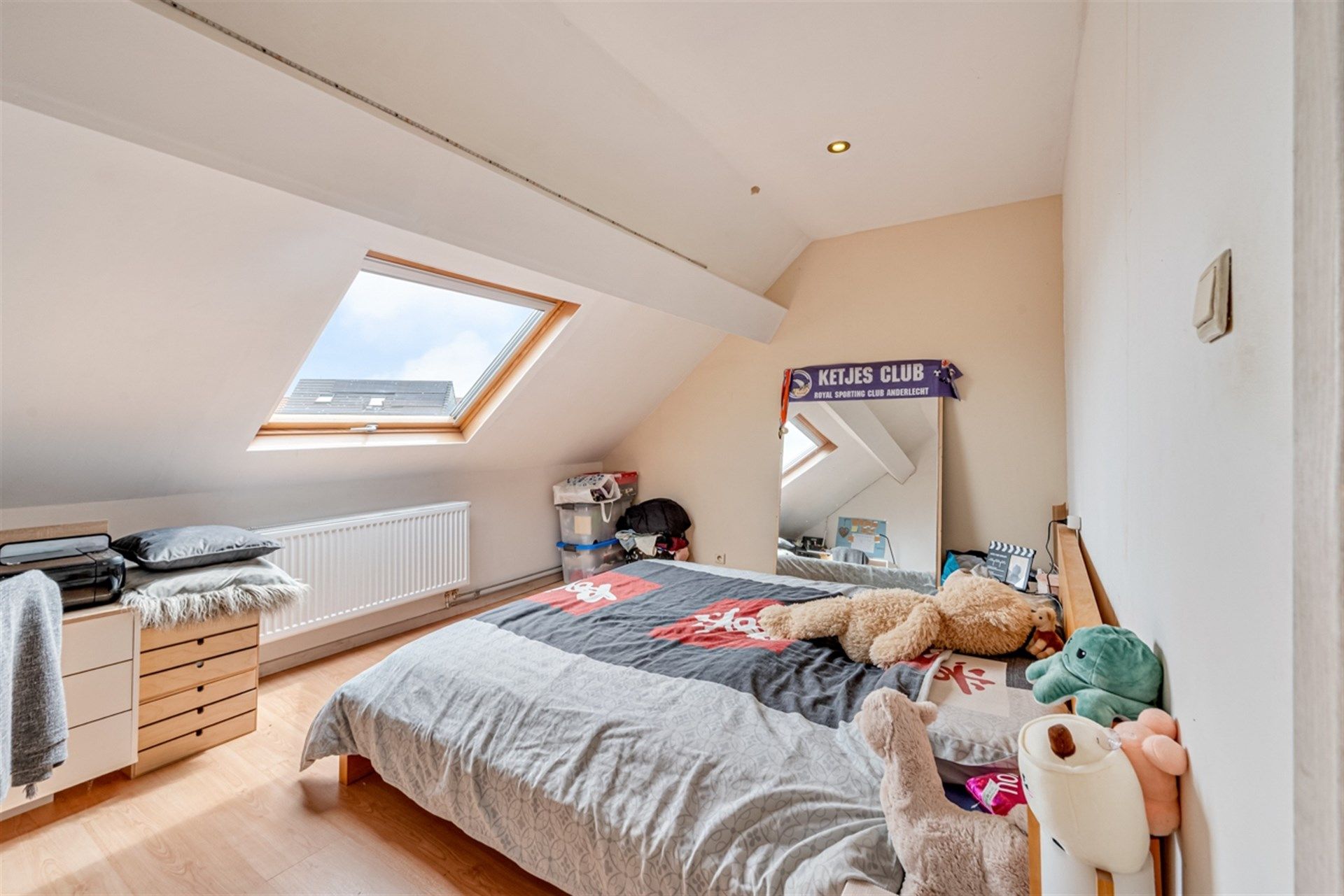Instapklare rijwoning met 3 ruime slaapkamers, garage en tuin in hartje Aalst foto 10