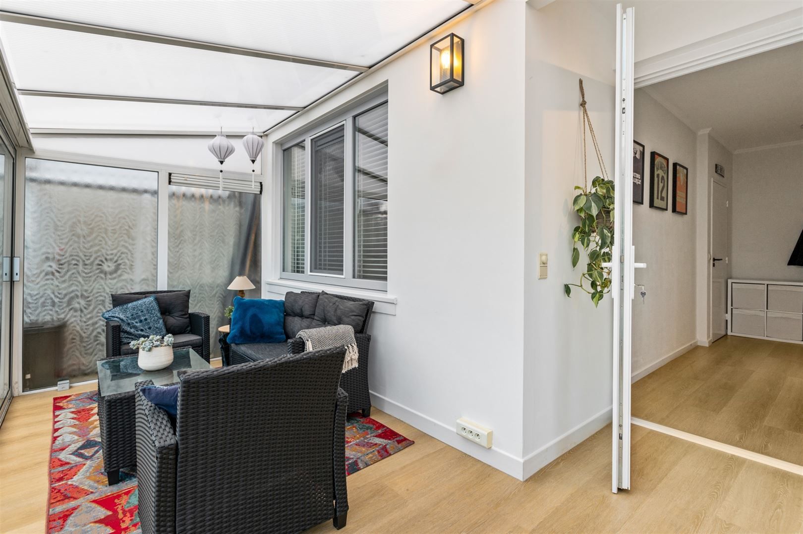 Gerenoveerd appartement met 2 slaapkamers en veranda. foto 12