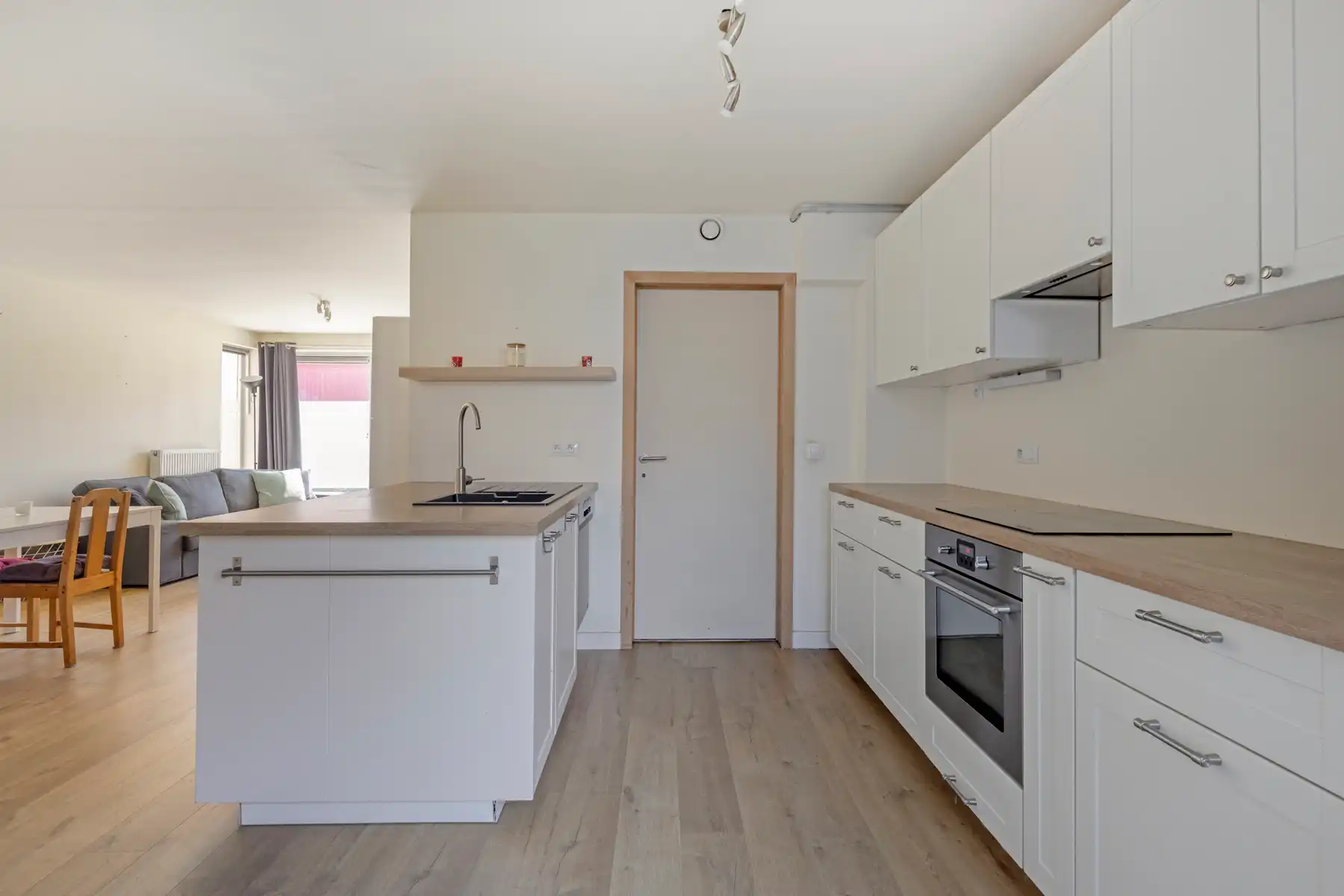 Recente energiezuinige woning met garage en zonnepanelen foto 7