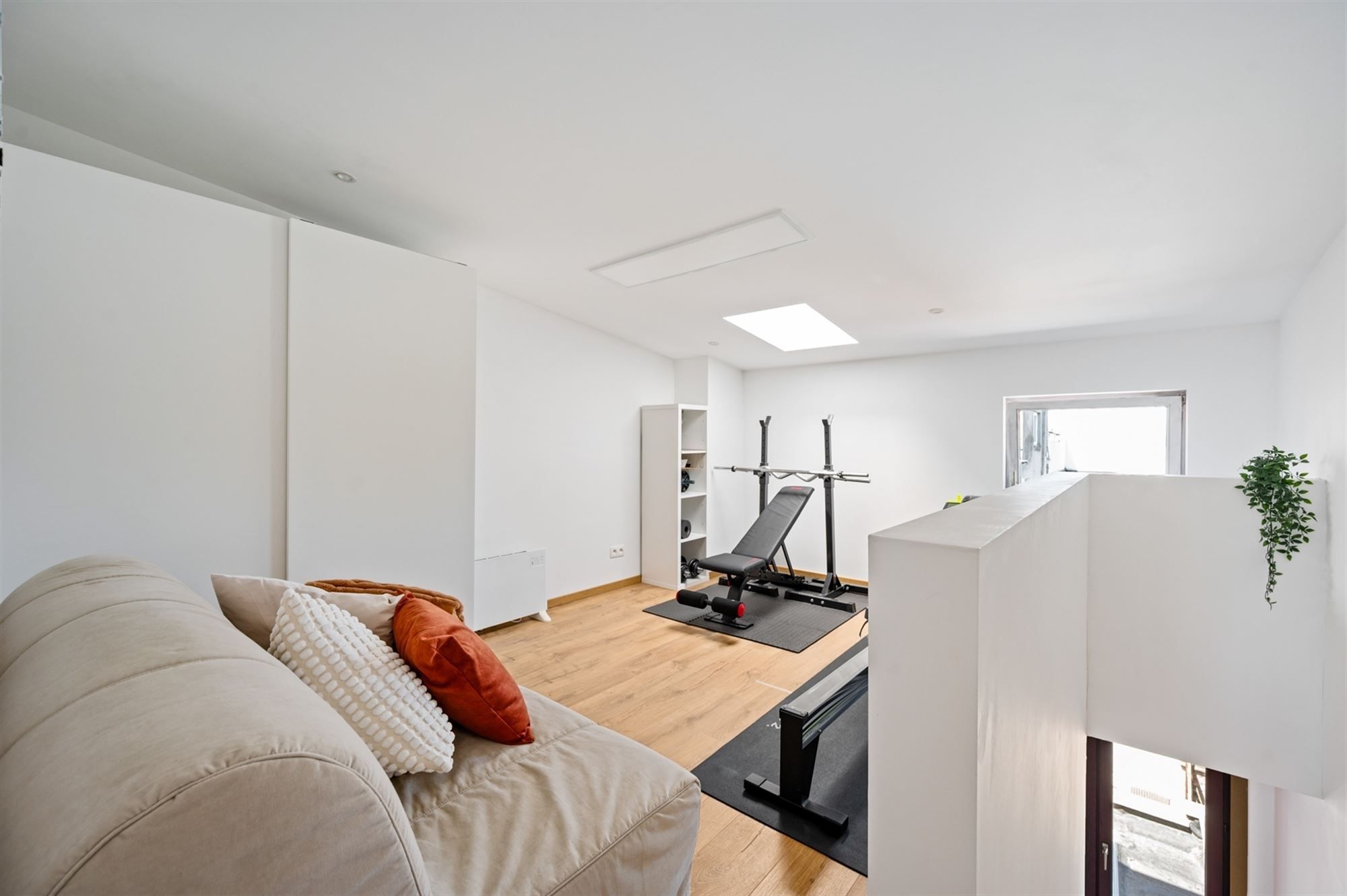 Instapklare woning met 3 SLPK aan de vaart te Mechelen. foto 15