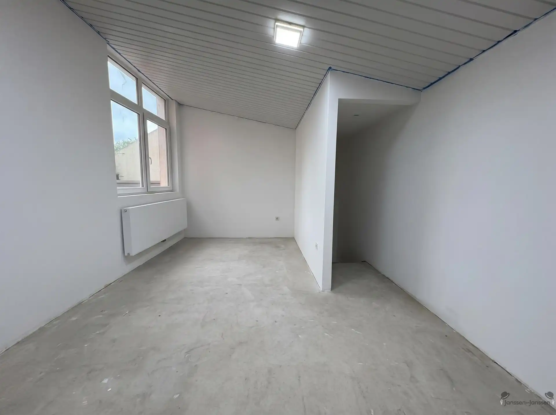 Instapklaar duplexappartement gelegen in het centrum van Gooreind foto 4