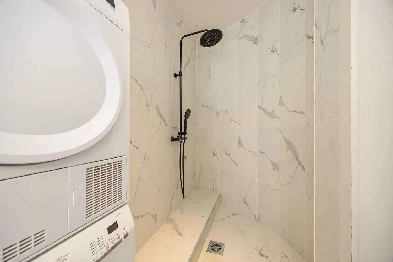 Lichtrijk wonen in het historische centrum van Antwerpen, met Scheldezicht vanuit de leefruimte! foto 18