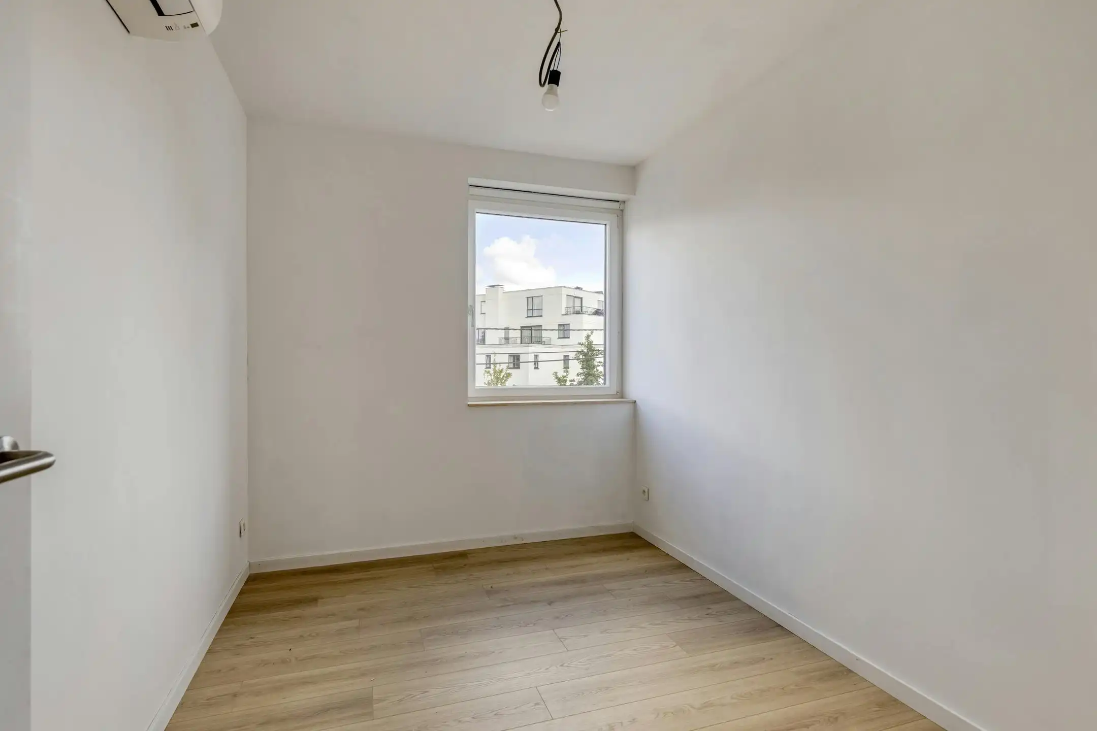 Nieuwbouwwoning met  3 slaapkamers te koop in Zwijnaarde foto 7