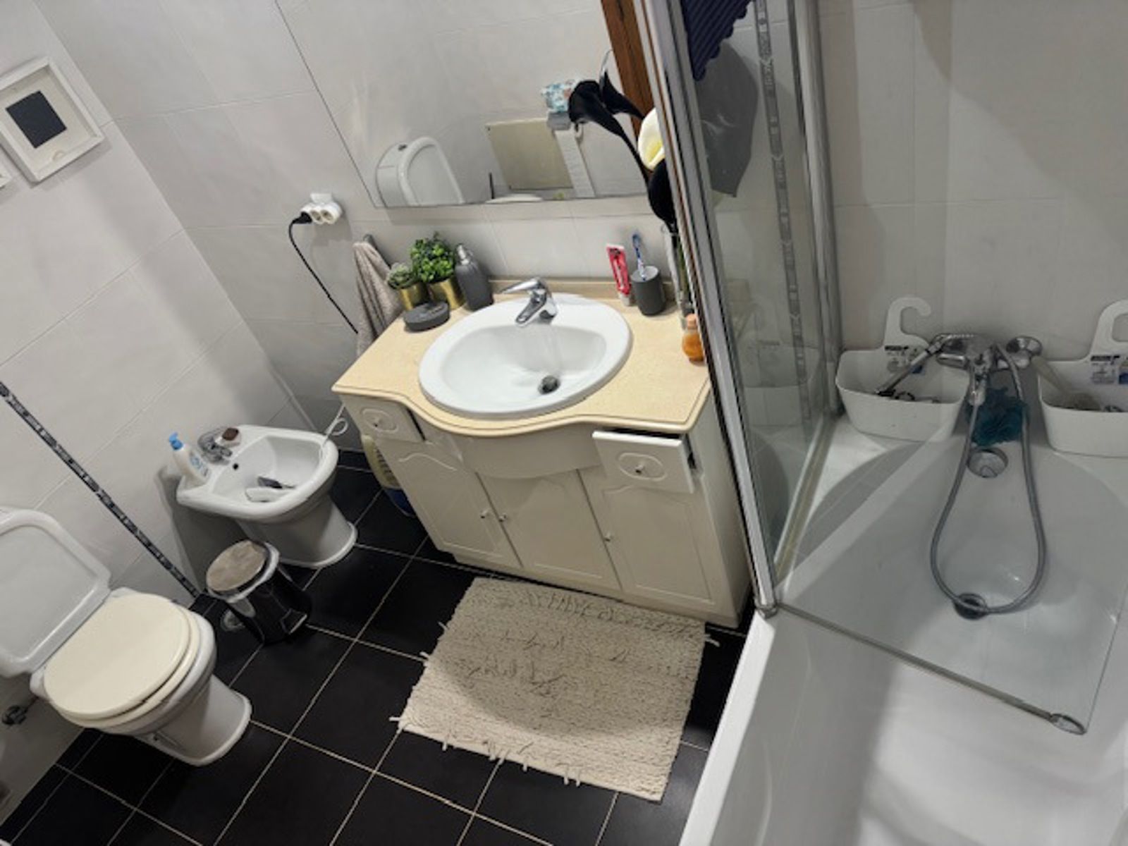 Ruim appartement met 3 slaapkamers en 2 badkamers op wandelafstand van het strand in Nazaré. foto 10