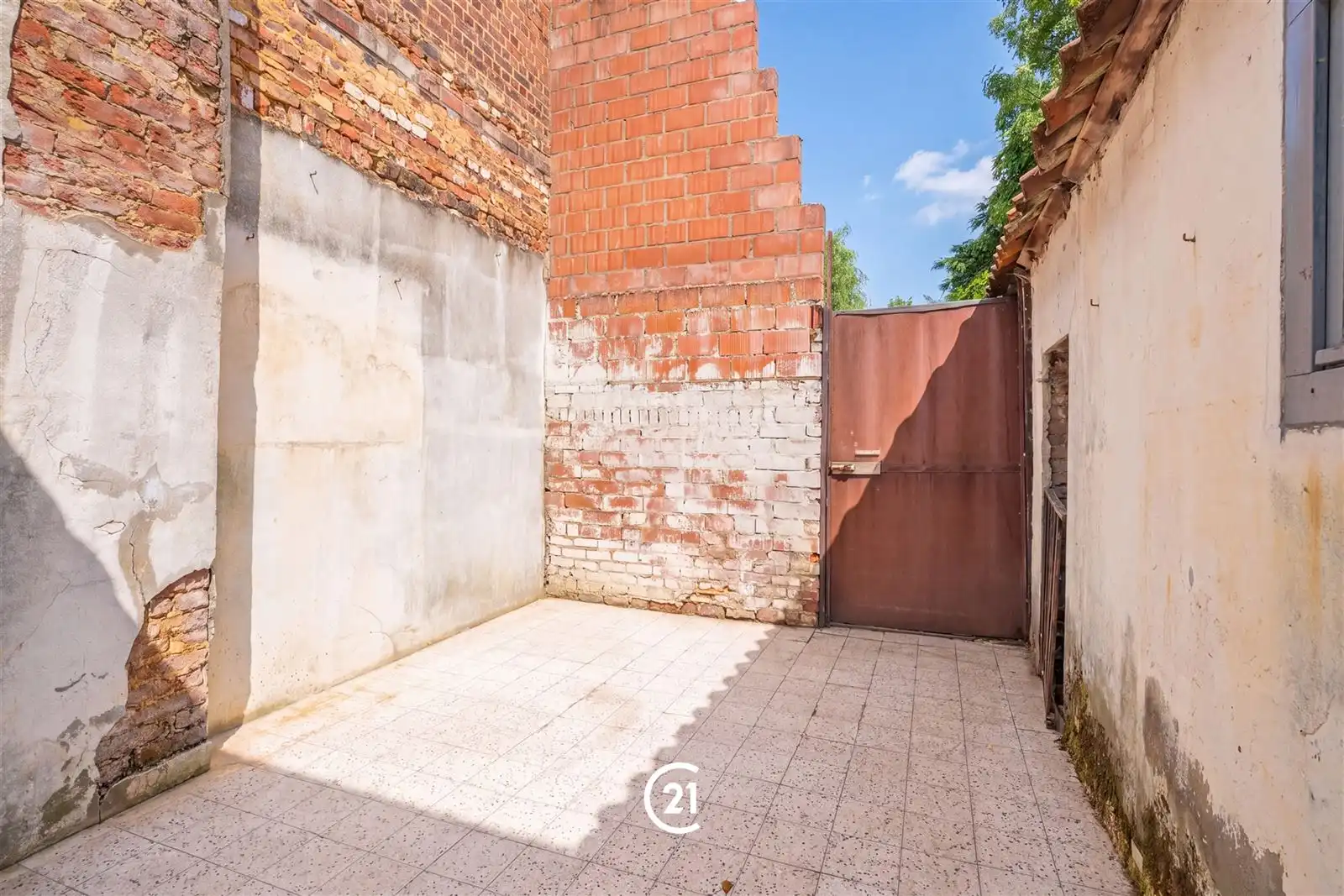 Te renoveren woning in Herzele. foto 9