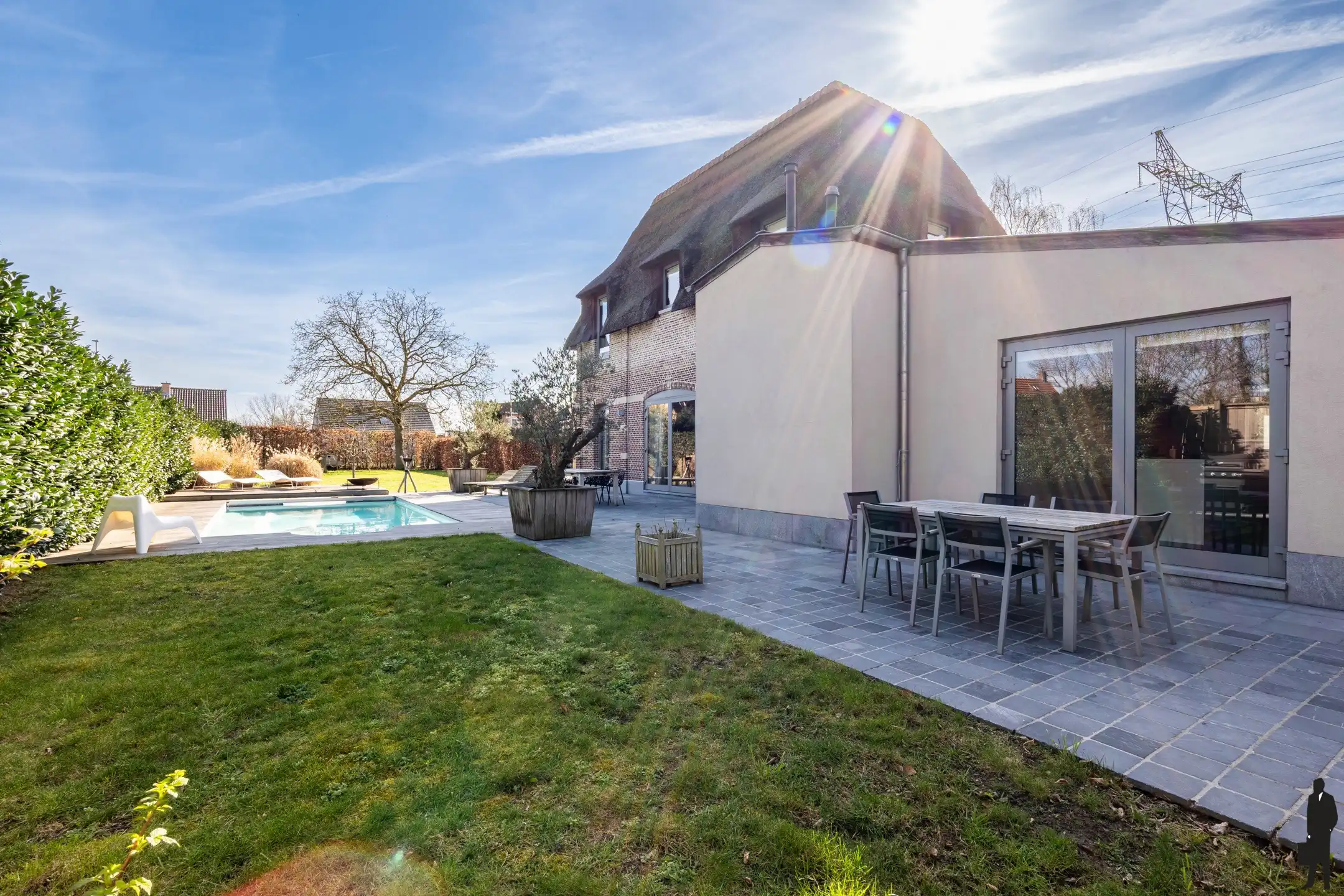 Unieke villa met zwembad, 4 slpk en zuidgerichte tuin foto 30