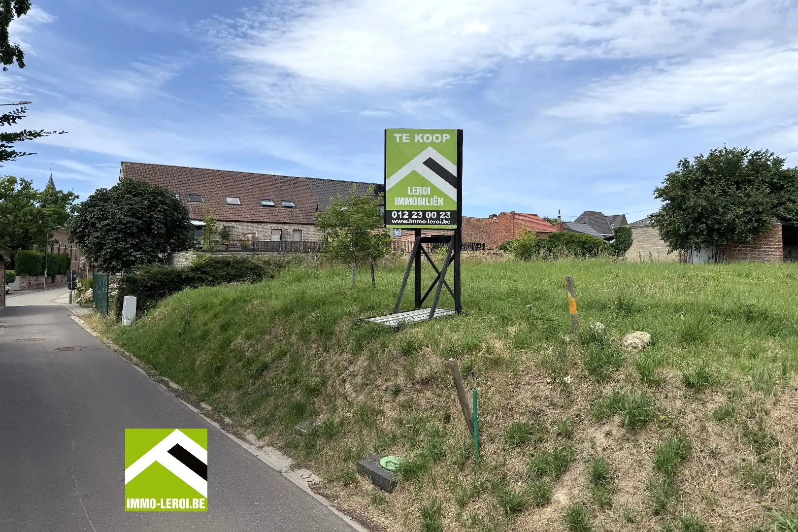Mooi perceel bouwgrond voor open bebouwing - zeer rustige ligging in Heers-Vechmaal foto {{pictureIndex}}