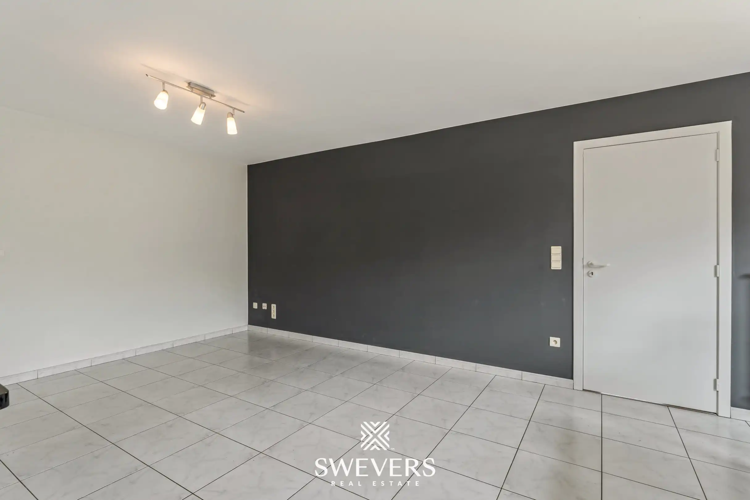 Goed onderhouden woning met twee slaapkamers, nabij de autostrade foto 2