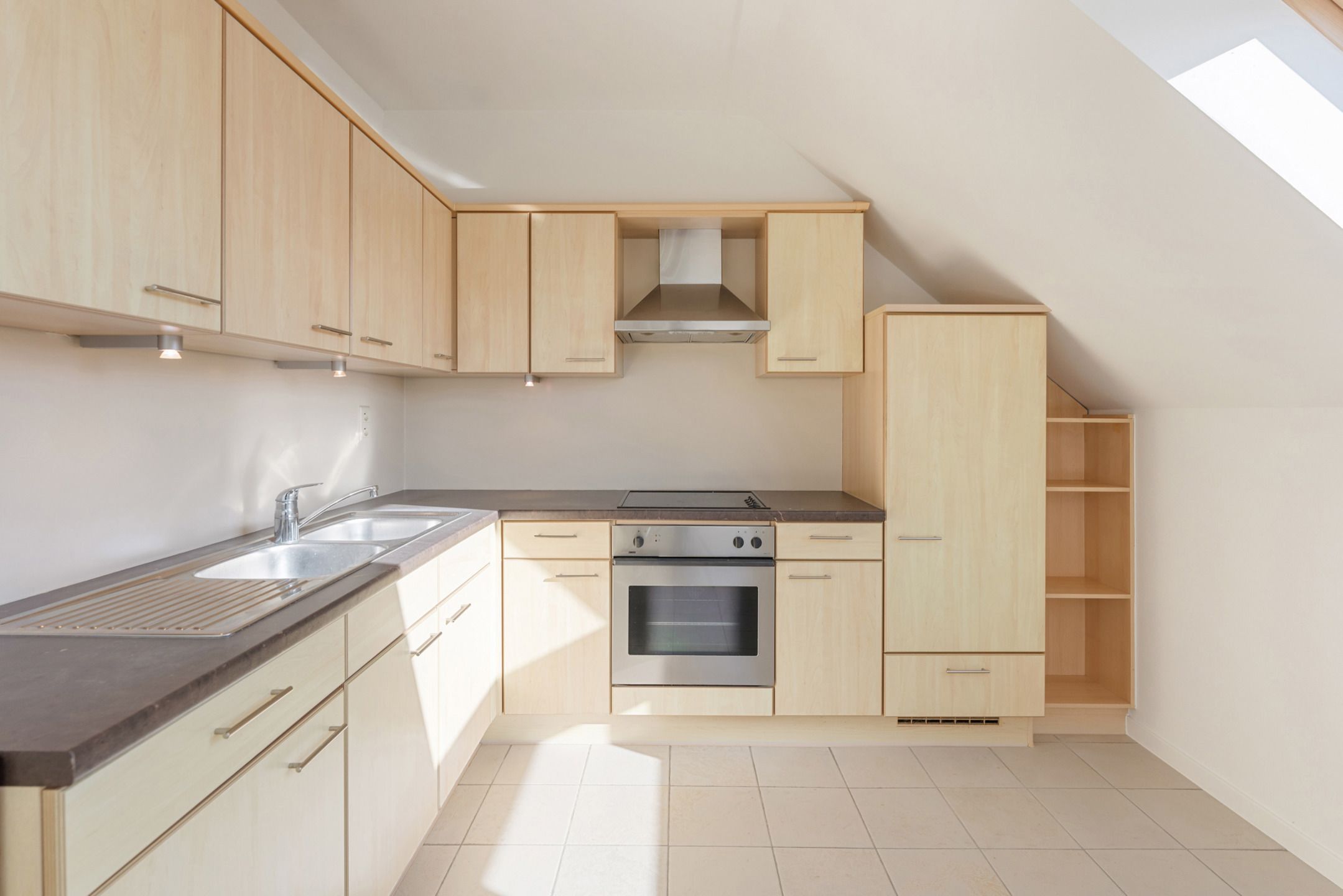 Duplex appartement met garage te Heukelom foto 13