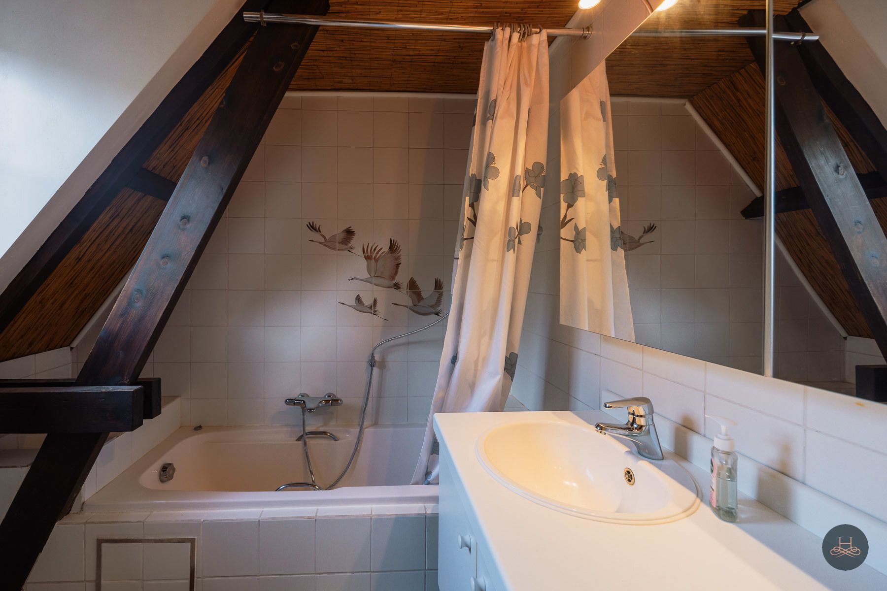 Riant landhuis met zwembad op ruim perceel in rustige wijk foto 21