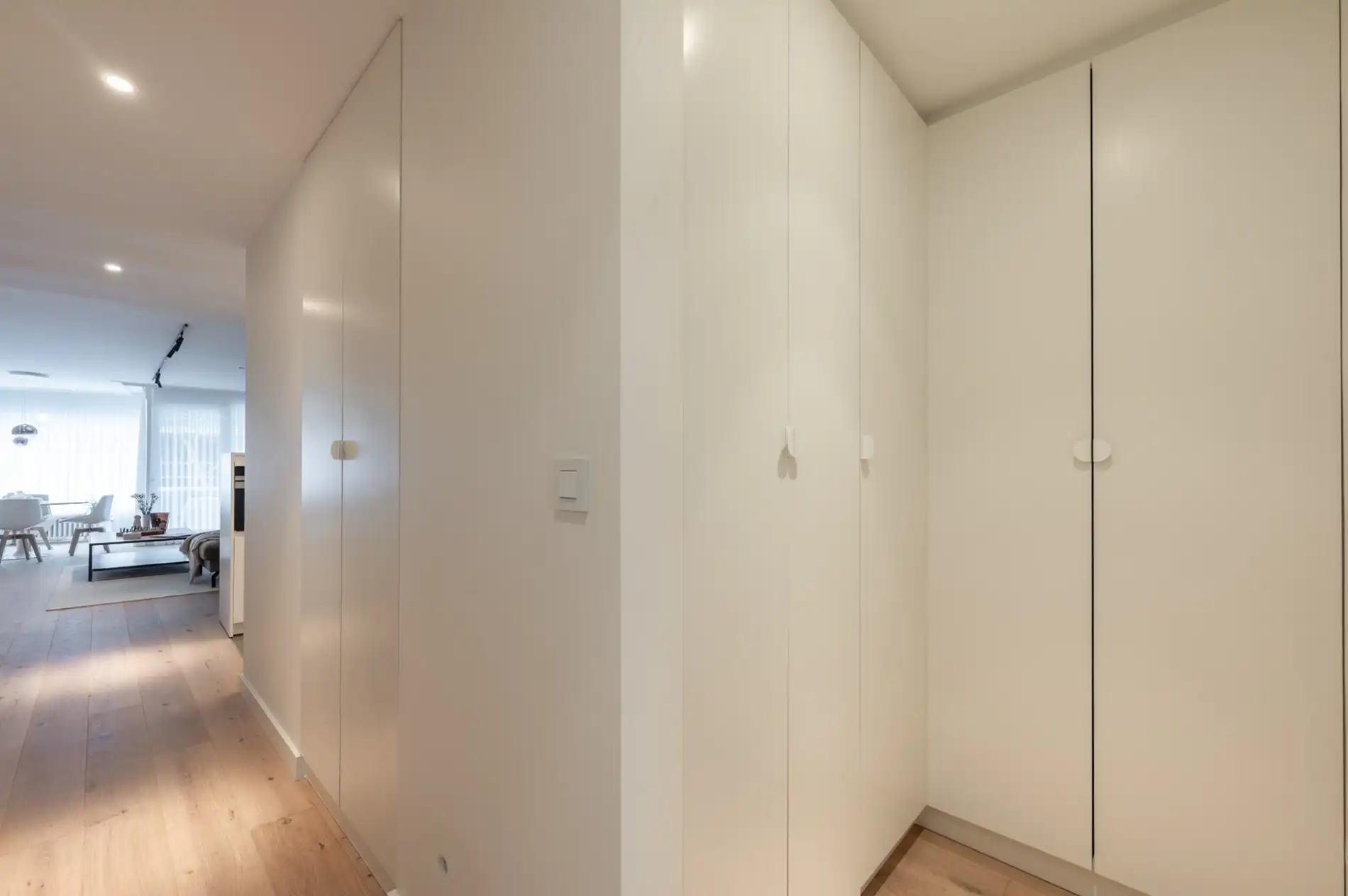 Stijlvol en volledig gerenoveerd appartement op wandelafstand van zee en het commerciële centrum. foto 13
