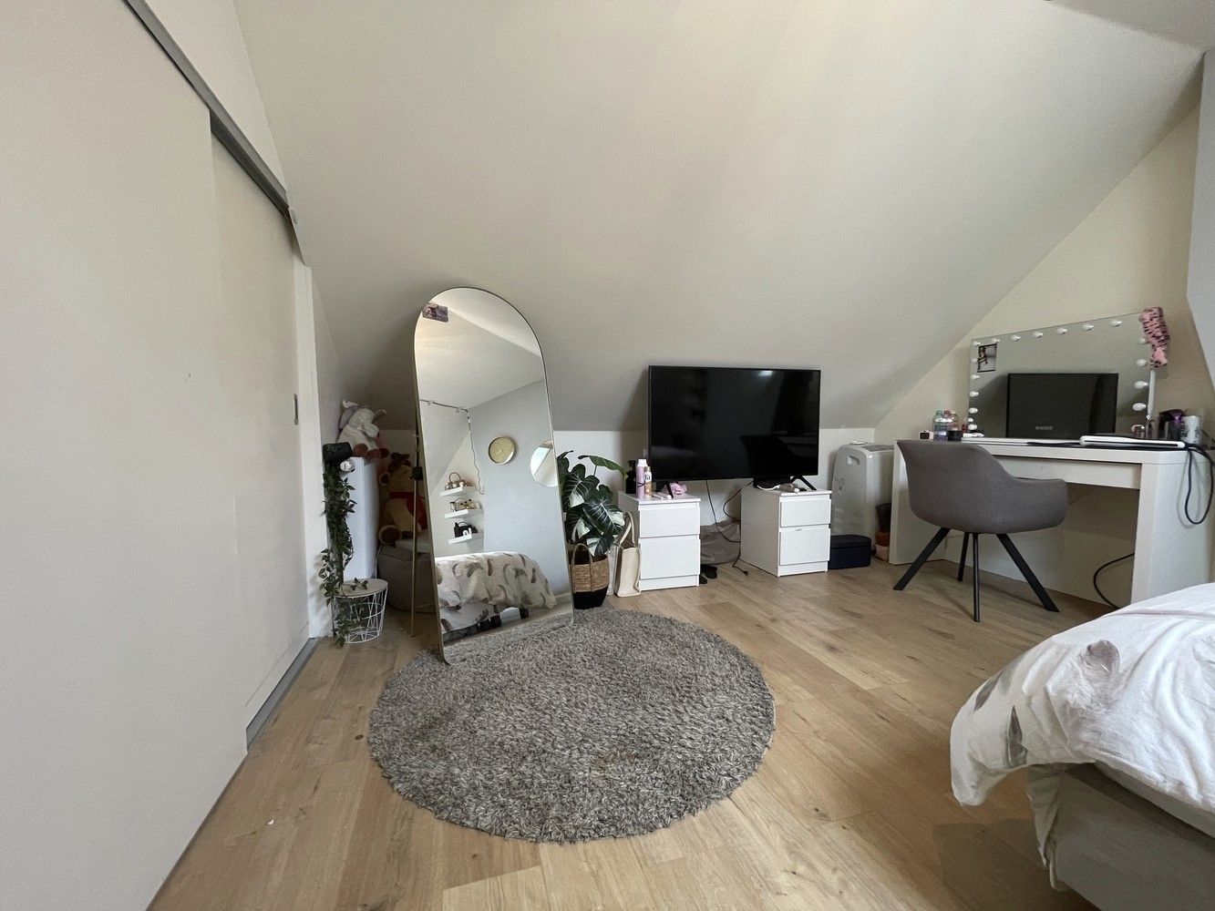 Verrassend ruime en volledig gerenoveerde woning met 3 slaapkamers en tuin foto 20