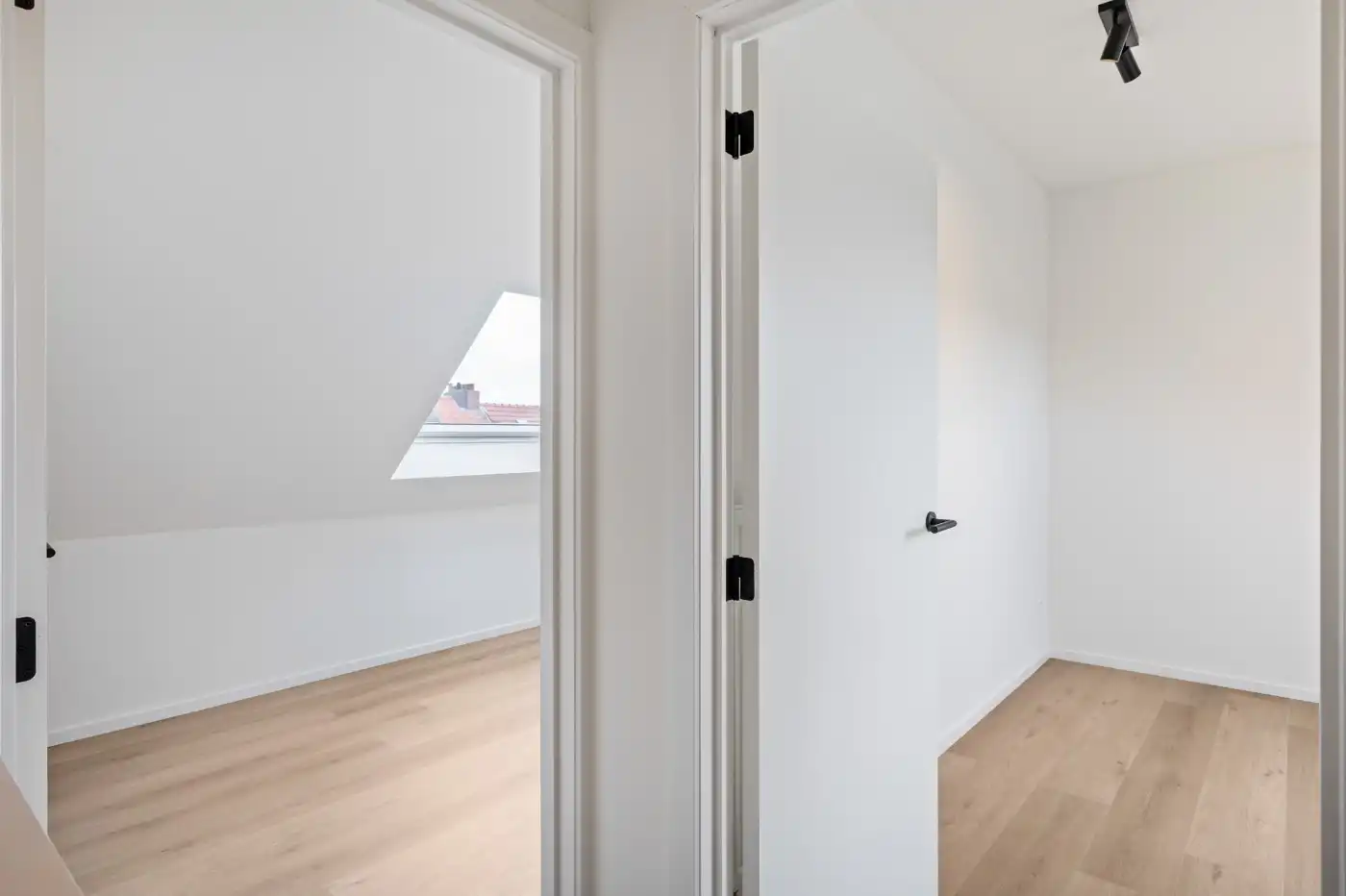 Volledig gerenoveerde, instapklare woning met 3 slpk. en grote tuin foto 20