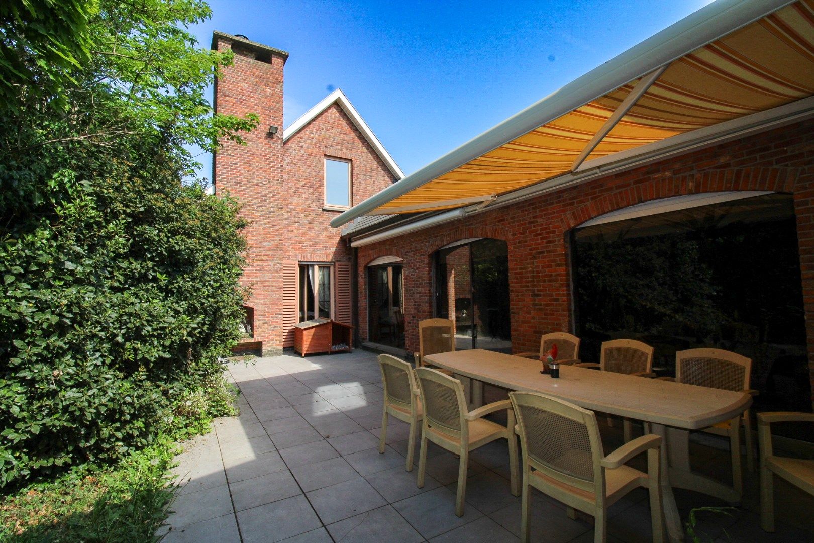 Luxe, ruimte en ontspanning onder één dak – exclusieve villa met zwembad en tennisveld te koop in Beveren! foto 33