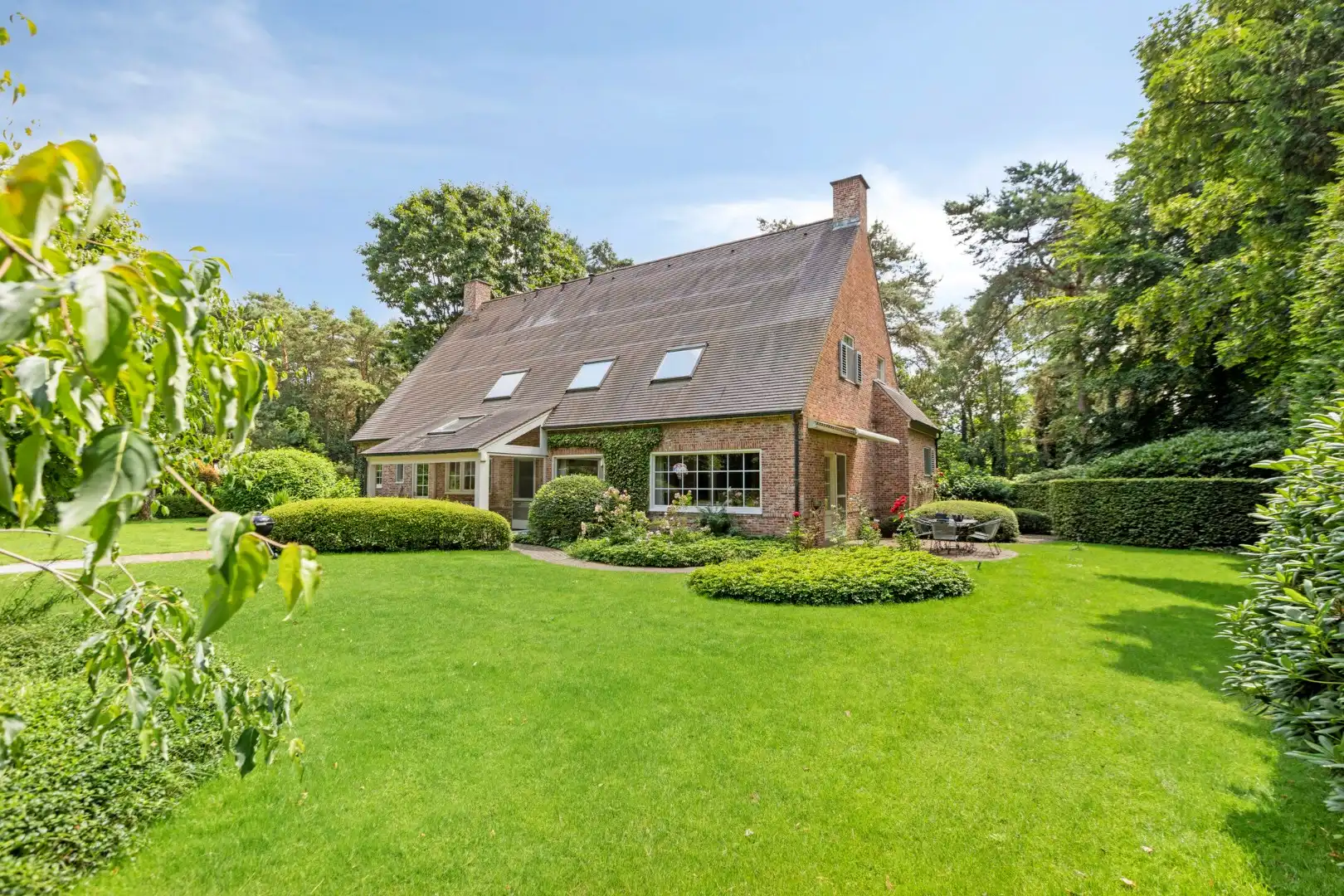 Prachtige villa met ruime tuin, zwembad en dubbele garage in Mol-Wezel ! foto 19