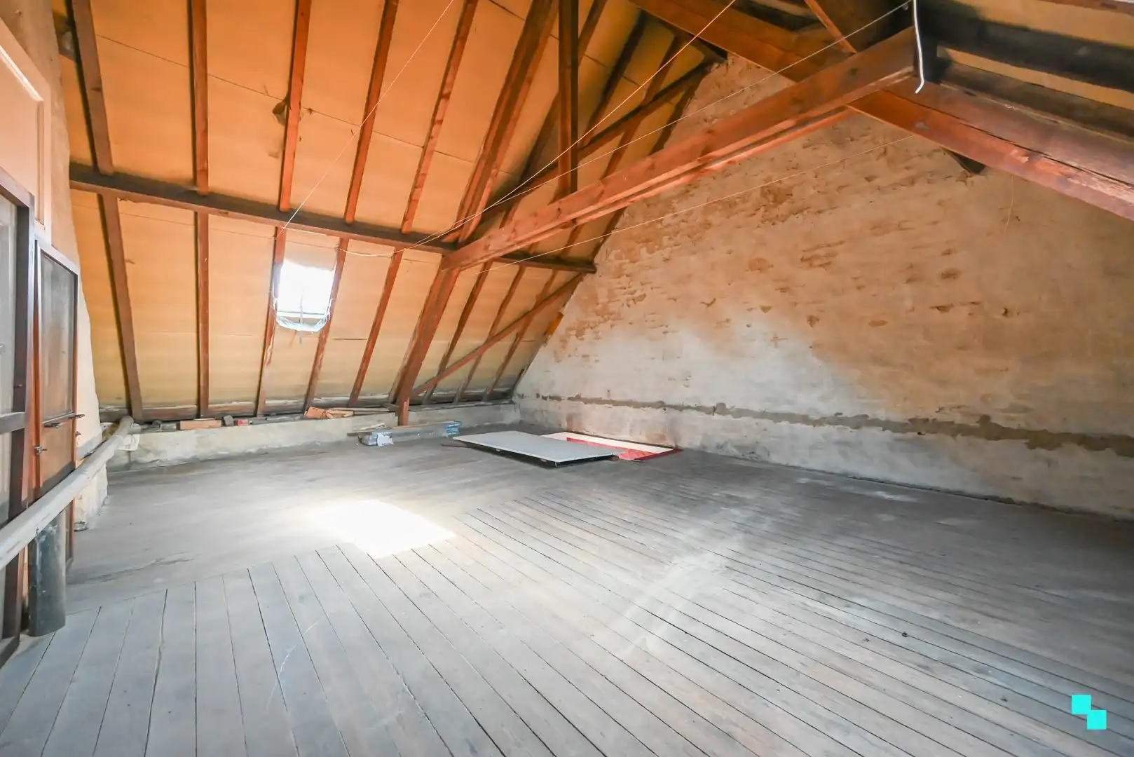 Knusse rijwoning nabij centrum Izegem foto 25
