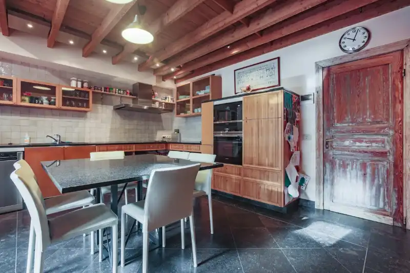 Unieke, instapklare  burgerwoning met 3 slaapkamers, aparte duplex- studio (co- housing, student...), Italiaanse tuin...(Energielabel B,  zonnepanelen...) foto 6