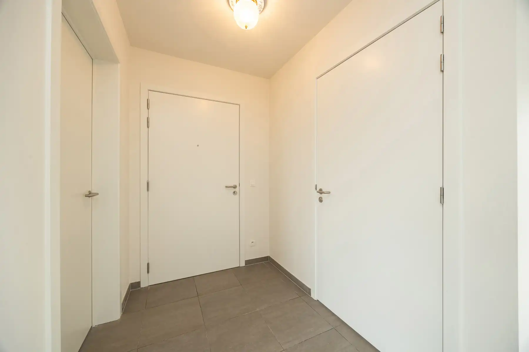 ASSISTENTIEWONING MET 1 SLK, VEEL PRIVACY EN TERRAS TE GENK foto 4