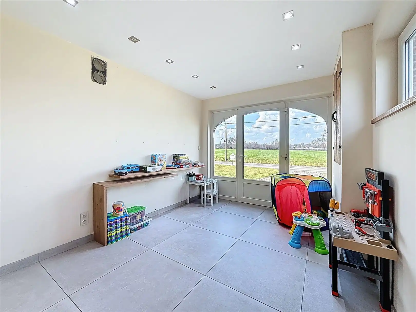 Ruime open bebouwing, 4 slpks, bureau, 14a 01ca foto 21