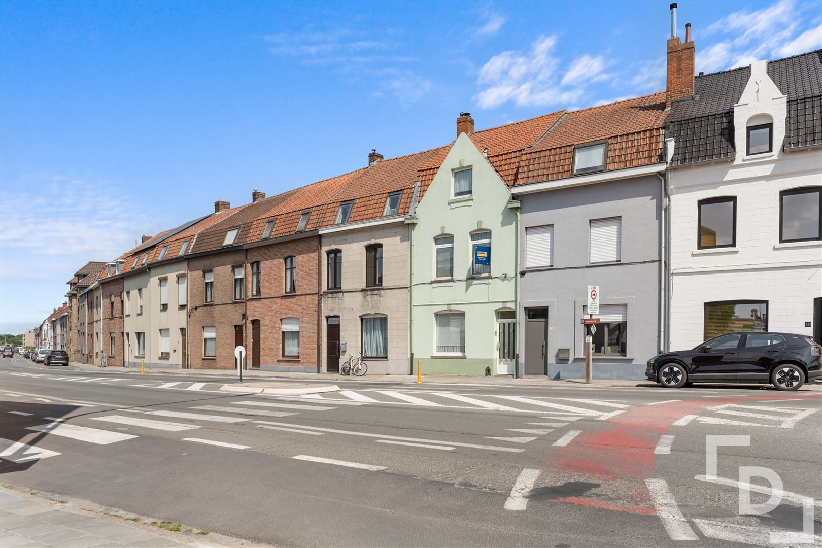 Te renoveren woning met uitweg op centrale locatie in Ieper. foto 27