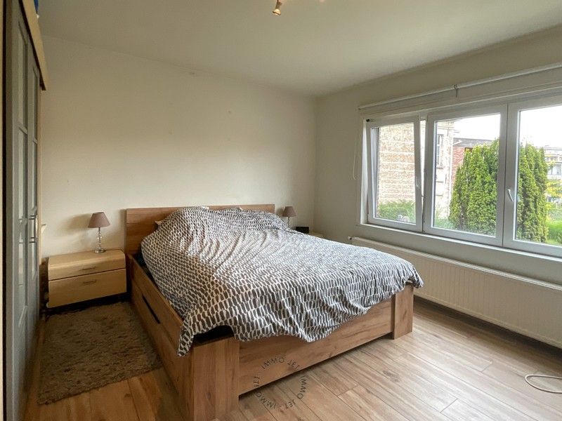 Gunstig gelegen appartement met twee slaapkamers, terras, tuin en autostaanplaats foto 6