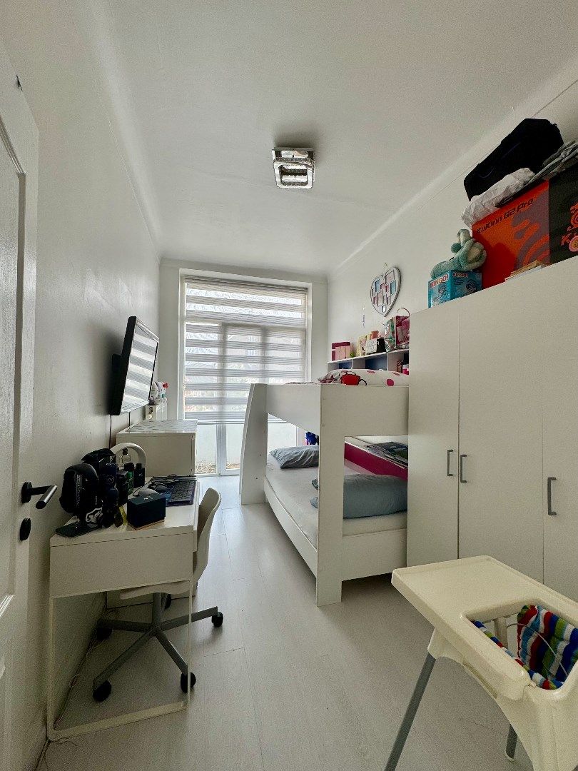 Licht en ruim 2-slaapkamerappartement te koop in Laken foto 15