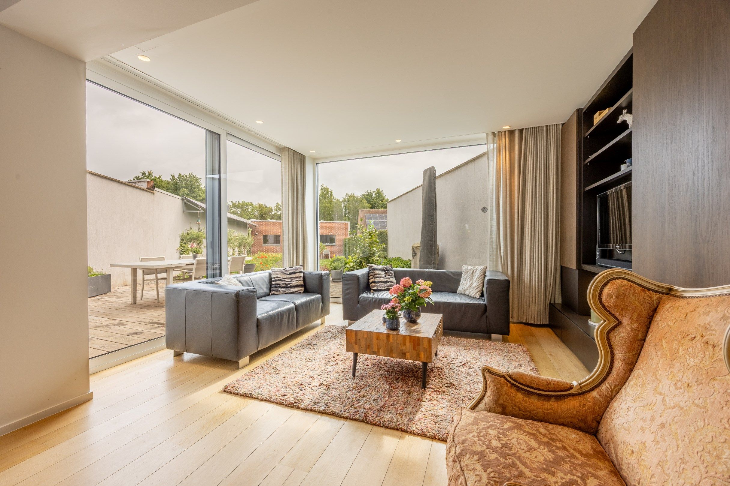 Unieke en recent gerenoveerde woning foto 6