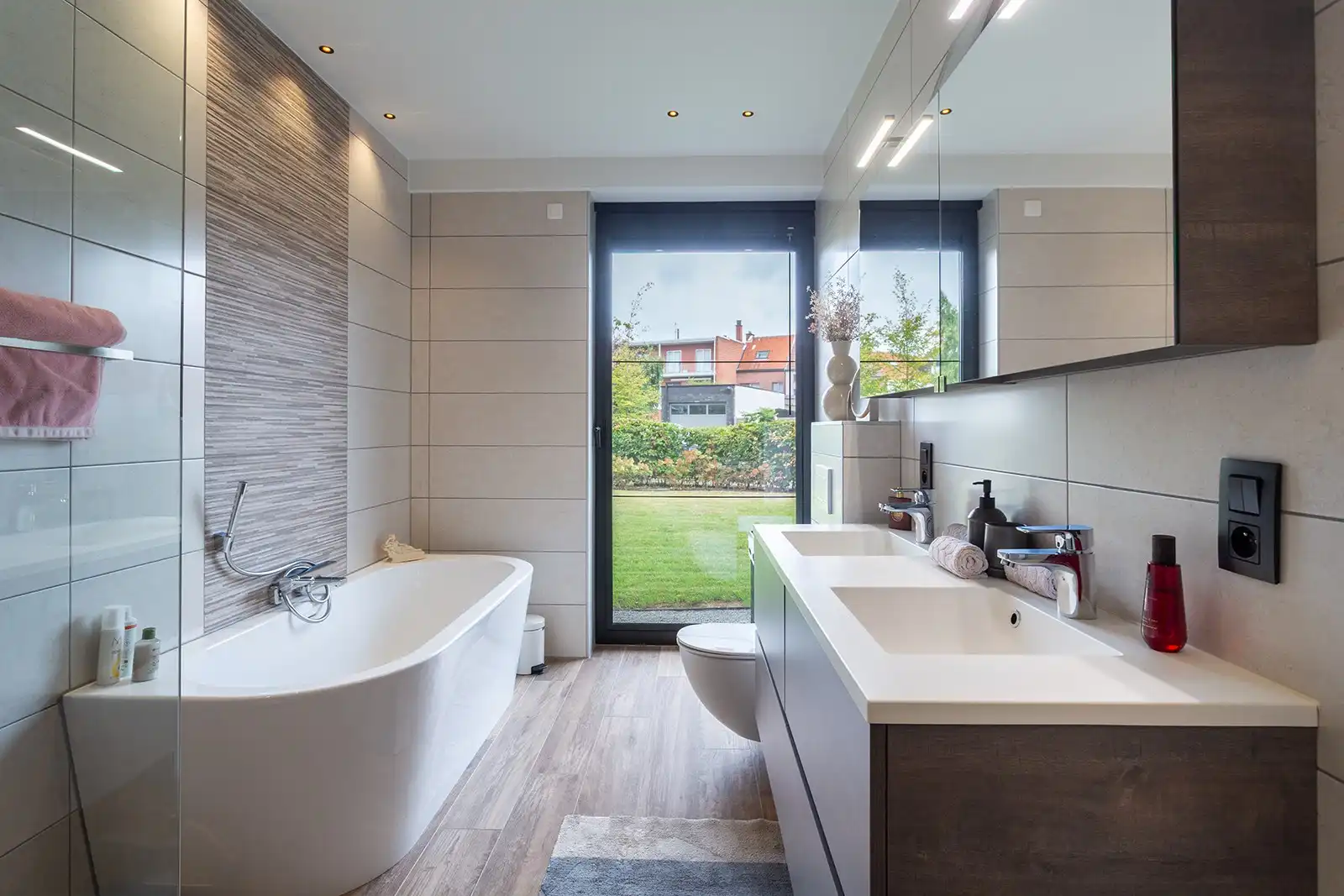 Stijlvol nieuwbouwappartement in idyllisch binnengebied foto 21