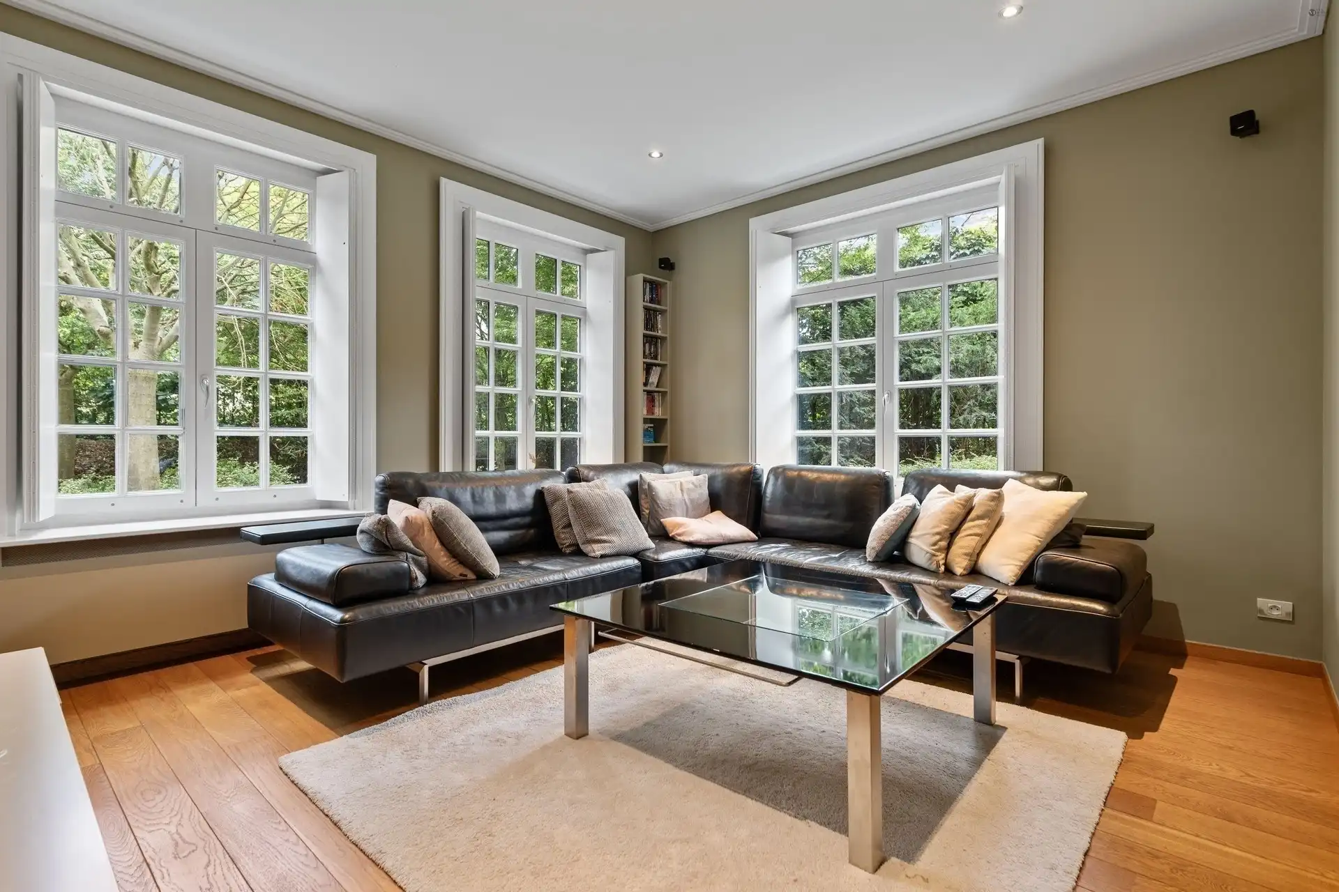 prachtig gelegen villa met verzorgde tuin en zwembad foto 8