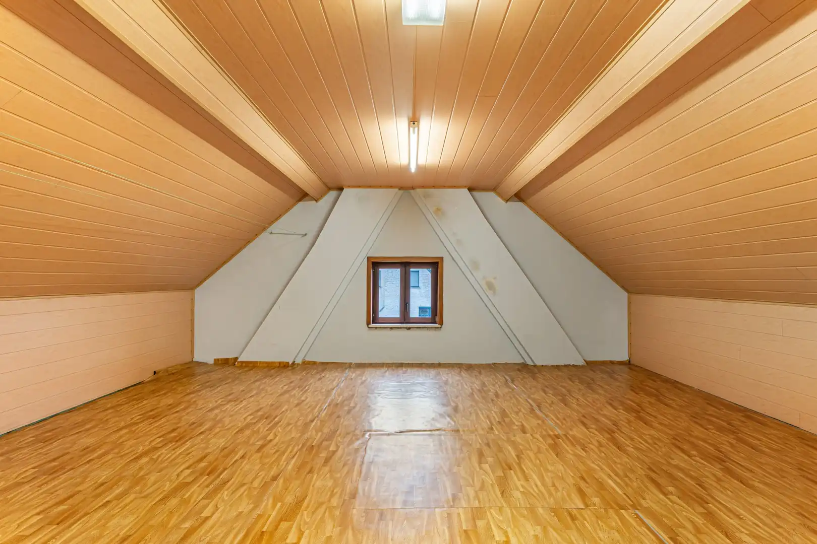 Te renoveren woning op ruim perceel met tal van mogelijkheden foto 15