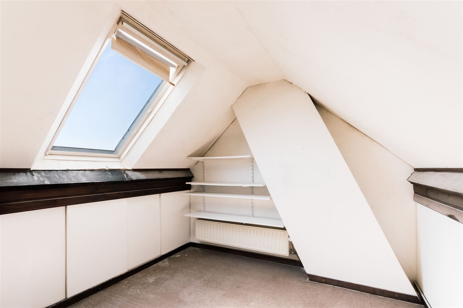 Stijlvol gerenoveerde woning in alle rust met plaats voor elk plan foto 25