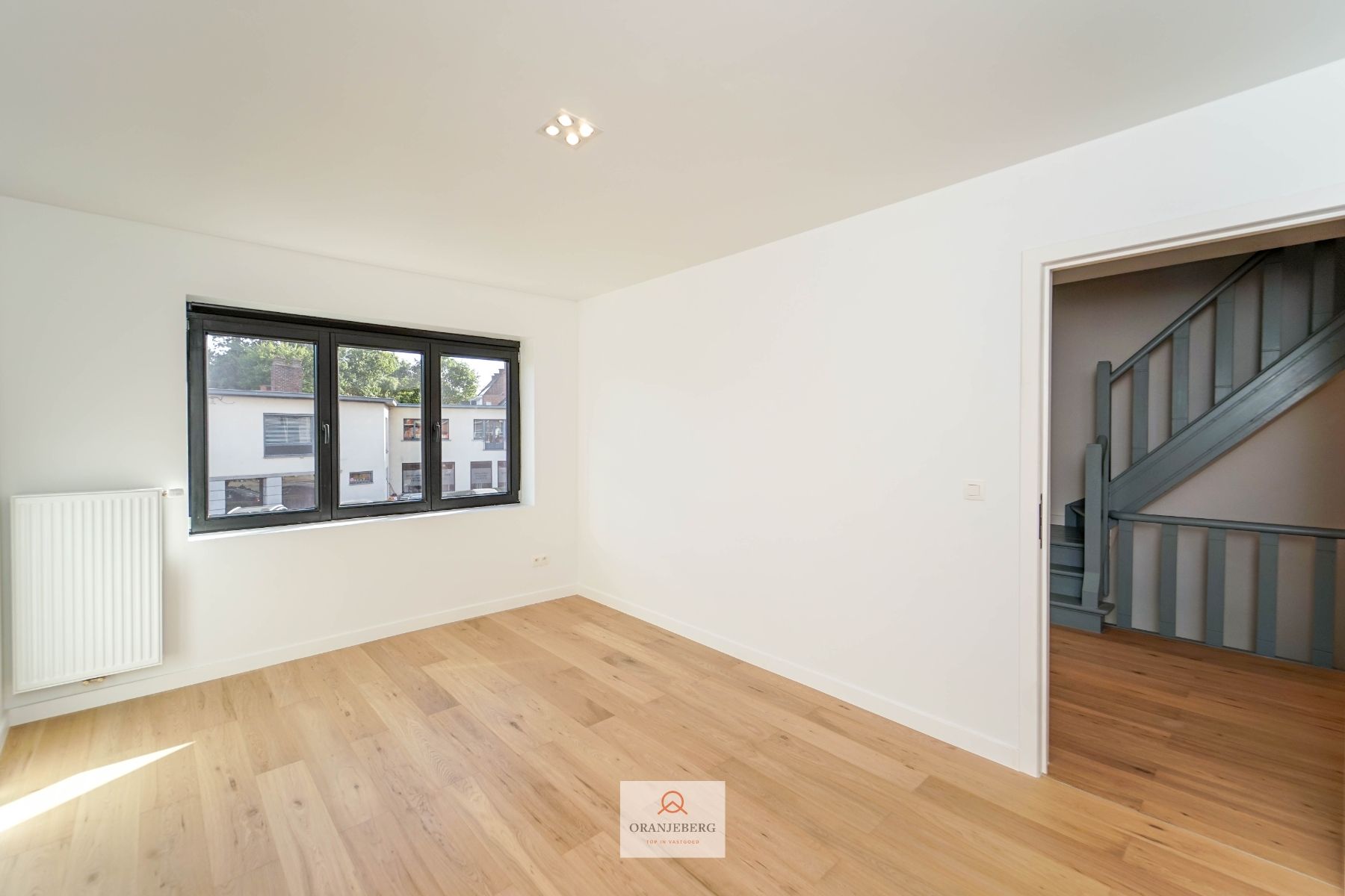 Volledig gerenoveerde woning met zonnige tuin in het hart van Merelbeke Flora foto 24