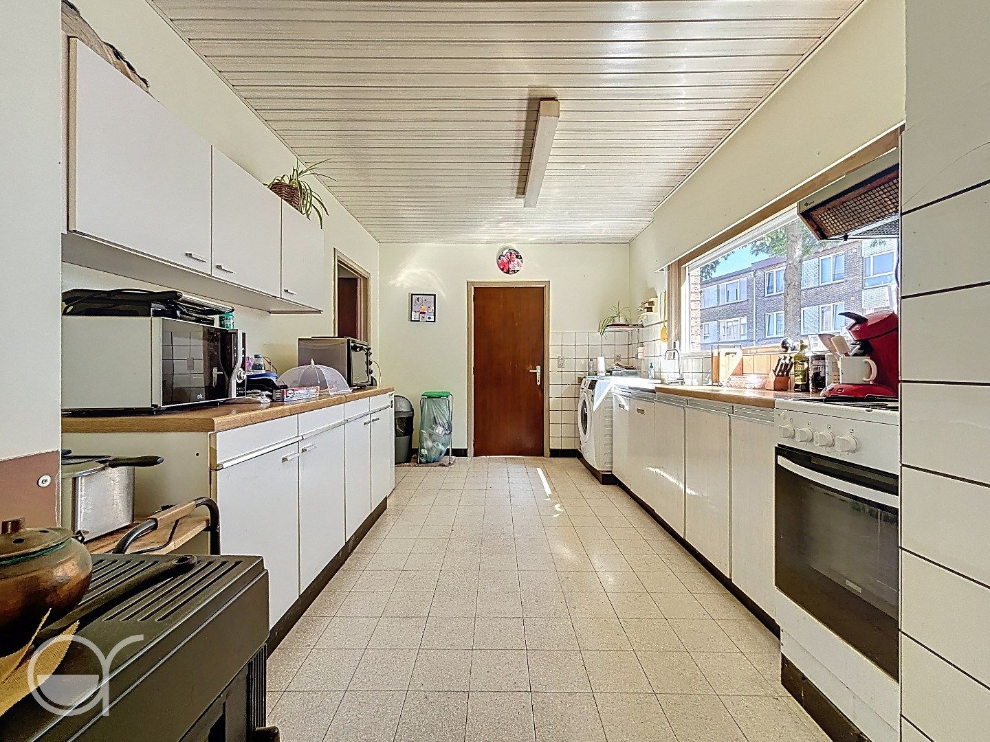 Te renoveren halfopen bebouwing met garage in Wondelgem foto 7