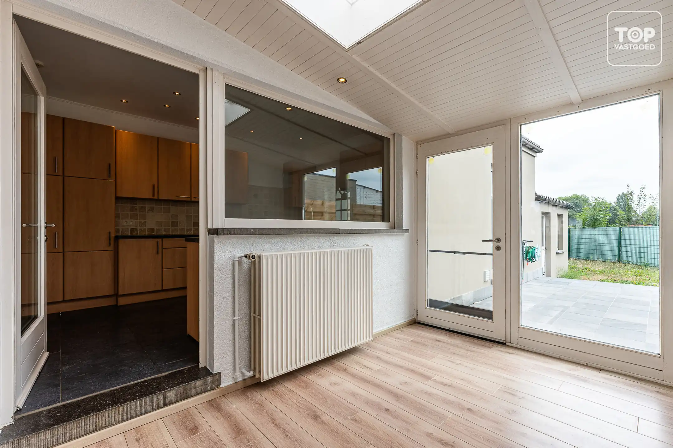 Instapklare gezinswoning met tuin en open zicht foto 9