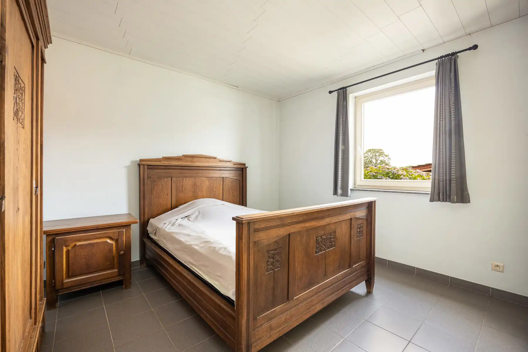Bedrijfswoning met bijgebouwen en weiland op ca 1,3ha. foto 12