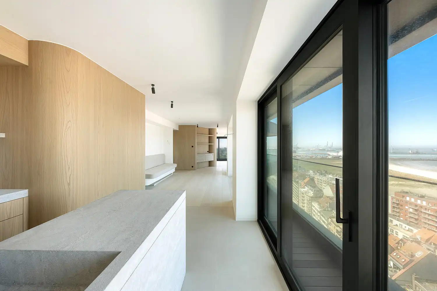 Fenomenaal appartement met panoramisch zicht op de 18de verdieping van Res.Heldentoren foto 7