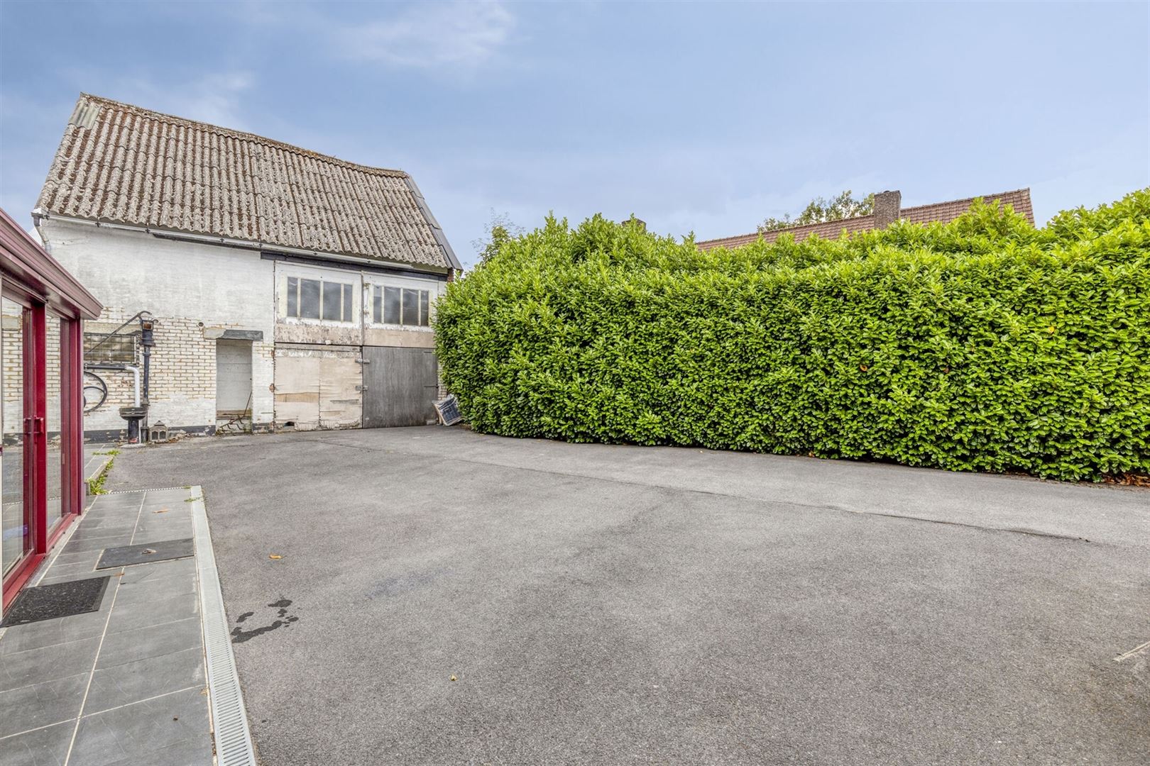 Hoeve + bijgebouw foto 3