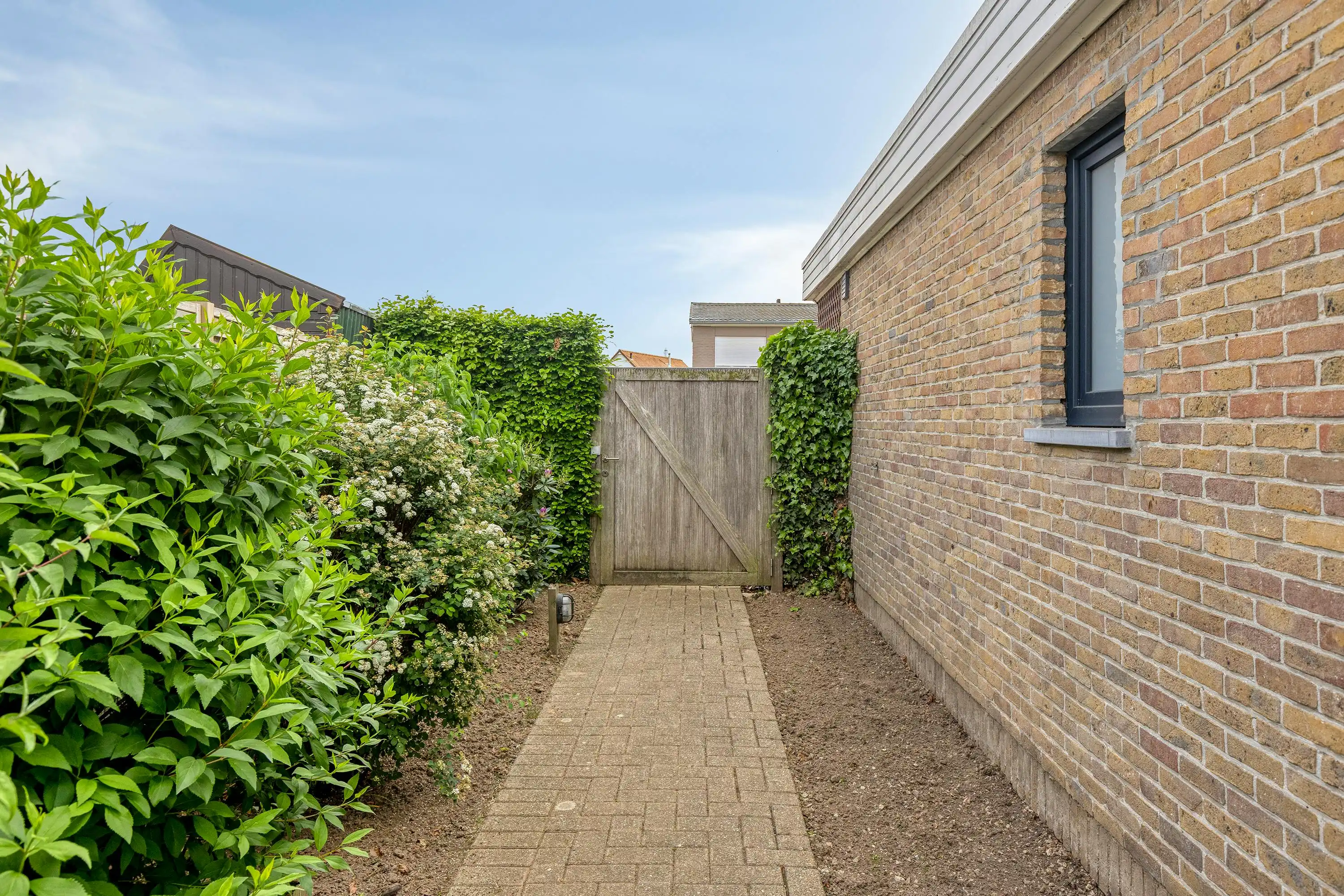 Instapklaar halfopen huis met 3 kamers te koop in Wielsbeke foto 19