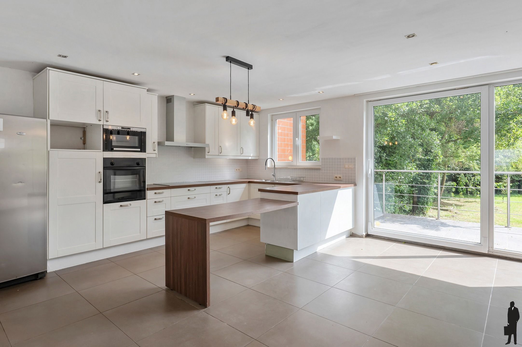 Lichtrijke woning met 4 slk’s, volledig onderkelderd en ZW-tuin op 575 m². foto 7
