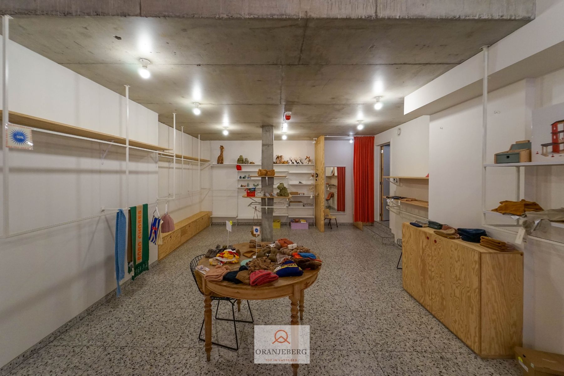 Gerenoveerd handelspand vlakbij Vrijdagsmarkt foto 12