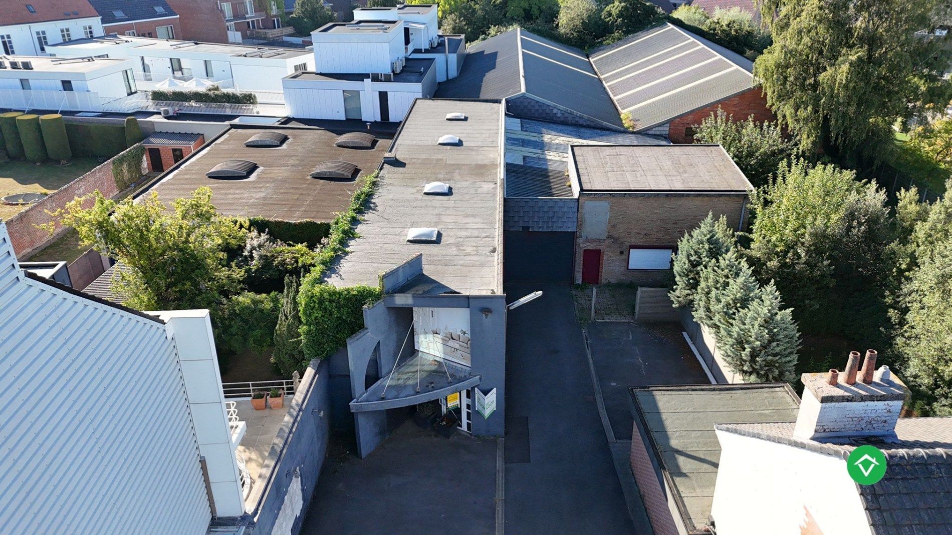 Ruime opslagruimte met uitstekende ligging en maximale visibiliteit in Torhout foto 2