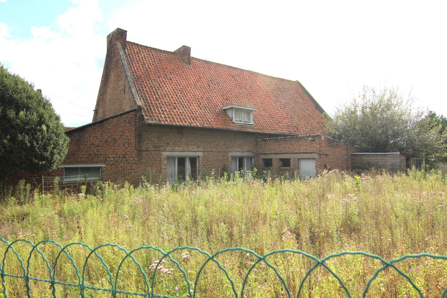 Hoofdfoto van de publicatie: Te renoveren hoeve / projectgrond voor max 2 woningen