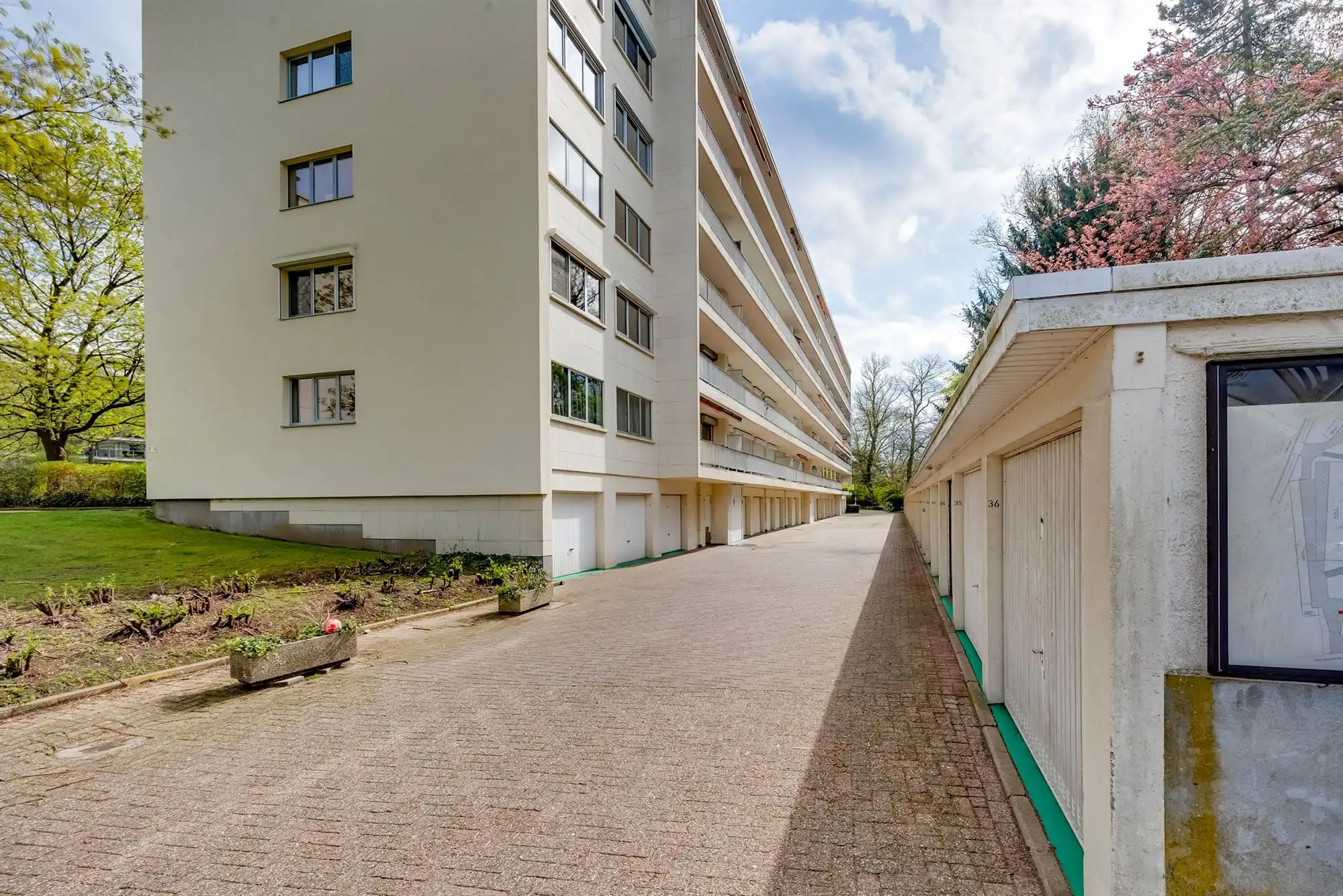 Gerenoveerd 1-slaapappartement met terras te Edegem foto 16