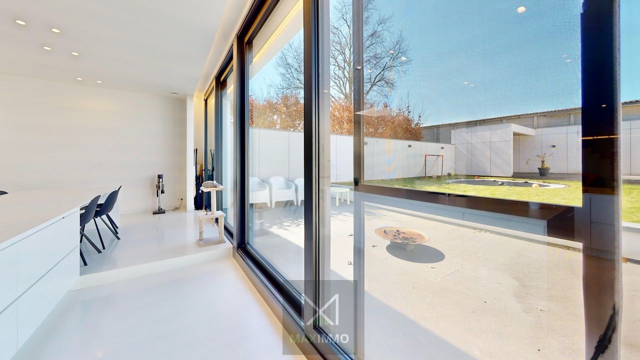 🏡 THE ONE & ONLY – Architecturale parel in hartje Lauwe! foto 7