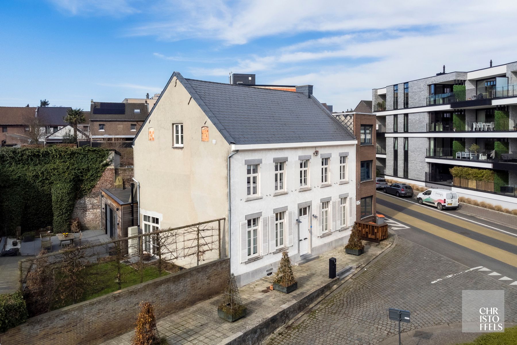 Gerenoveerd neoclassicistisch herenhuis mét stadstuin op de Nederlandse grens! foto 14