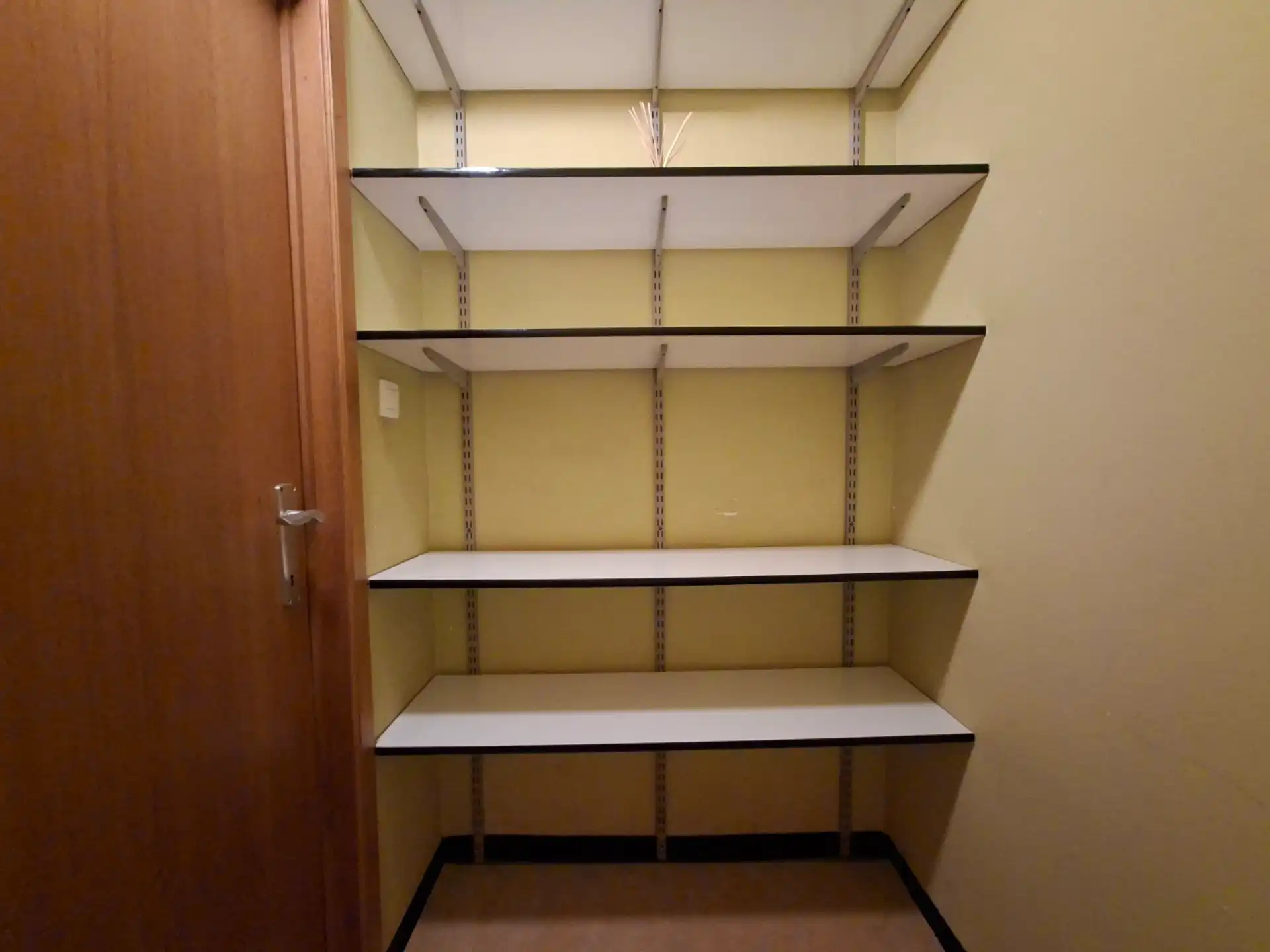 Gelijkvloerse woning met 2 slaapkamers en tuin te Rotselaar foto 14